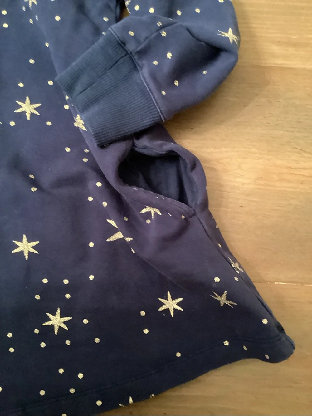 HANNA ANDERSSON GIRLS SIZE 4 NAVY FRENCH TERRY DRESS WITH GOLD FOIL STAR PRINT